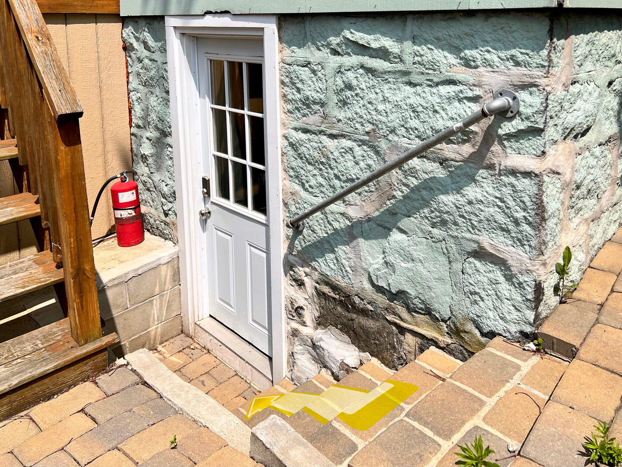 Building Photo - 17 Sunset St