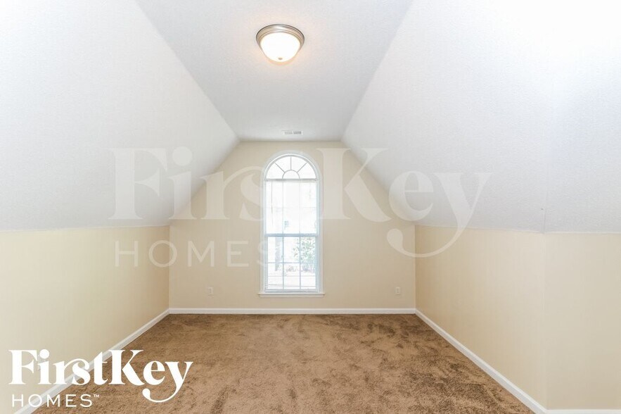 Building Photo - 2654 Bending Elm Cove