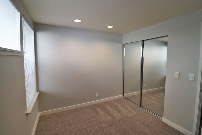 Building Photo - 4557 45th Ave SW