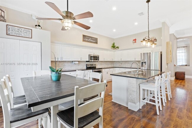 Building Photo - 1533 Cardinal Way