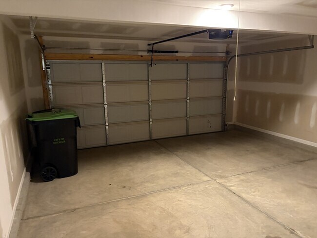 Building Photo - 3 Bed / 2 Bath Rental House in Decatur, AL 35603