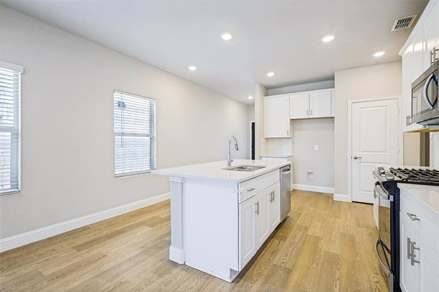Building Photo - 801 McKenna Dr
