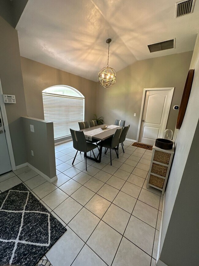 Building Photo - 2253 SW 41 Ln