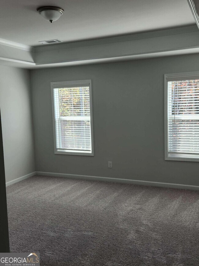 Building Photo - 3370 Westgate Park Dr