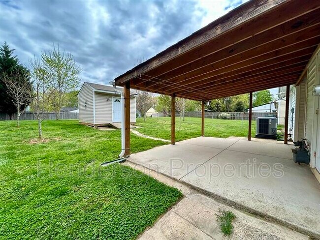 Building Photo - 6718 Park Hickory Dr