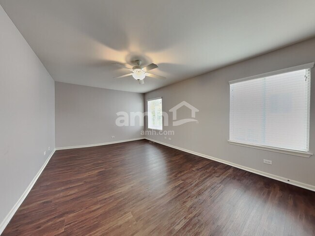 Building Photo - 528 Alyssa St