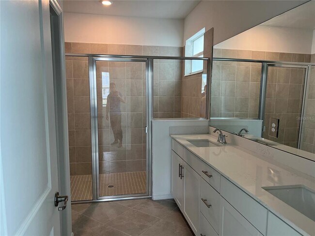 Building Photo - 11370 Burgundy Dr