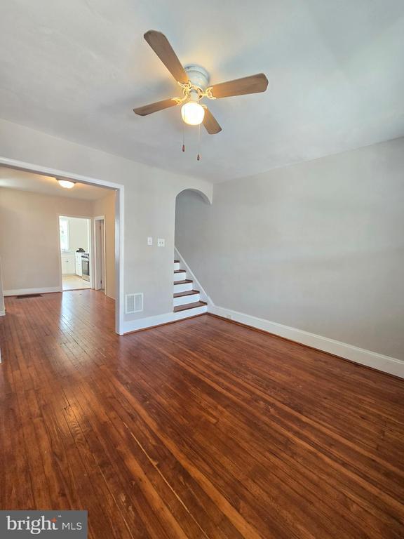 Building Photo - 316 Woodbine Ave
