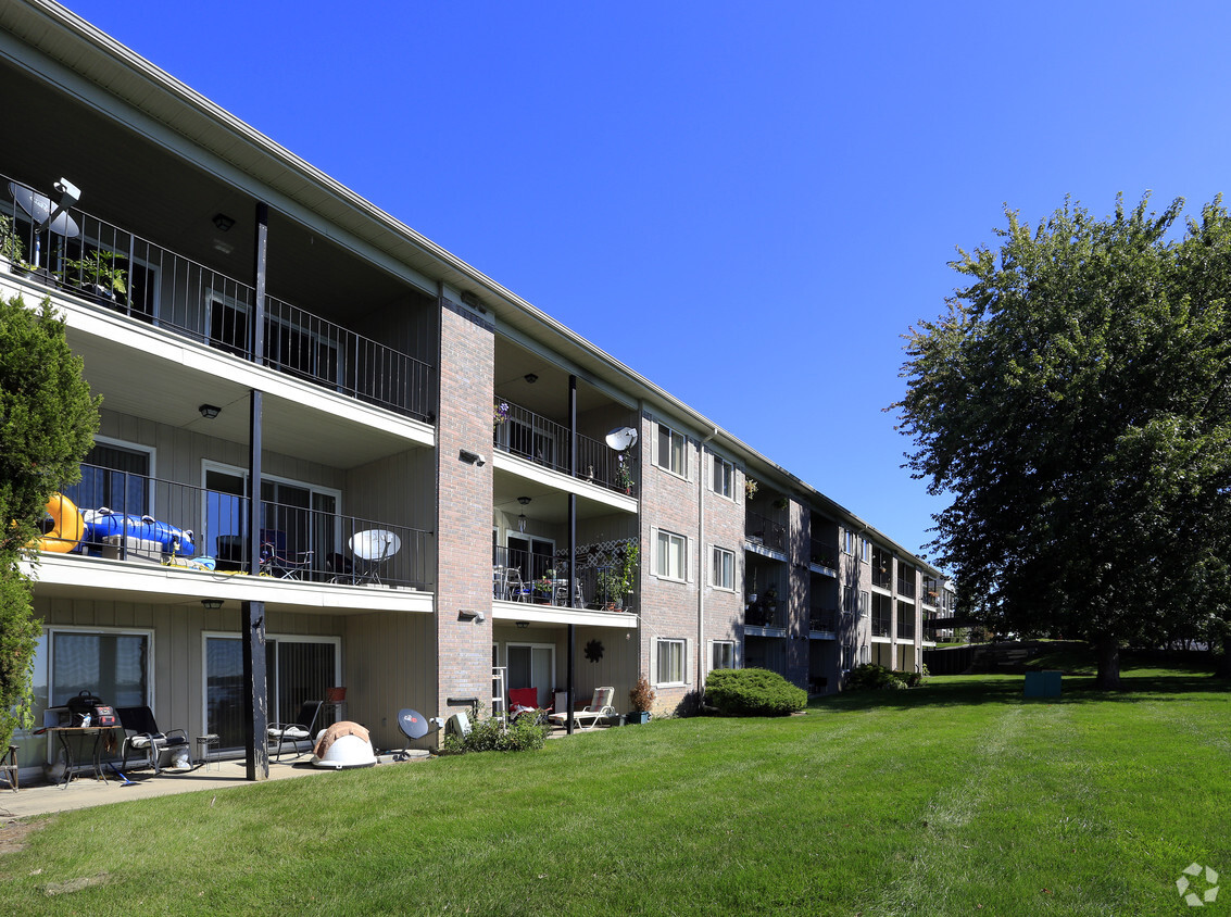 Cass Lake Shore Club Apartments Waterford