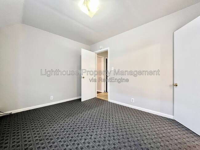 Building Photo - 1165 W Dale Ave