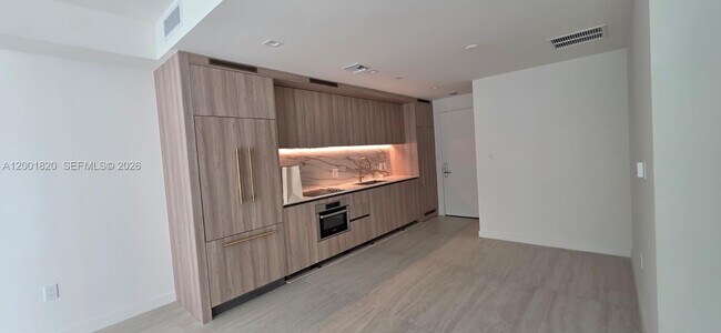 Building Photo - 77 SE 5th St