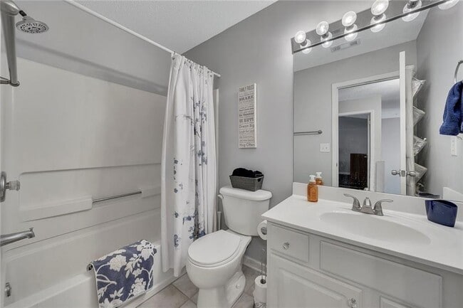 Building Photo - 254 Regent Square