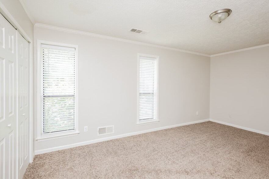 Building Photo - 3904 Loring Ln