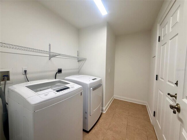 Building Photo - 6984 Brescia Way