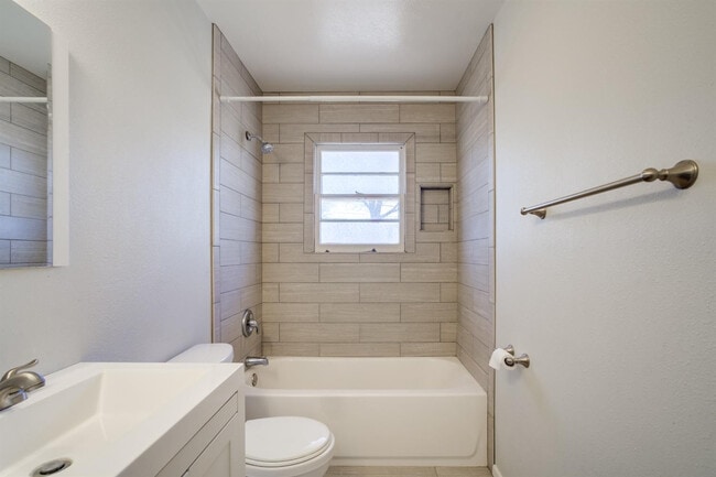 Building Photo - 3011 44th St