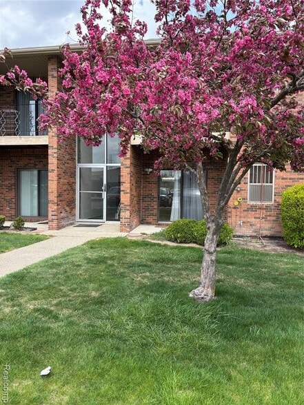 Building Photo - 15140 Seagull Dr