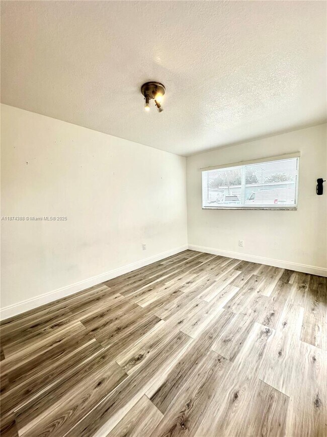 Building Photo - 815 83rd St