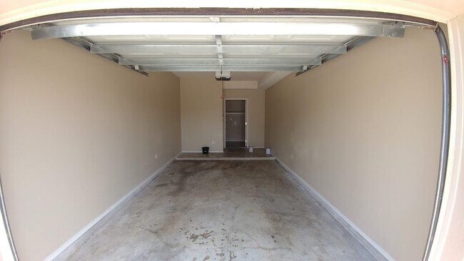 Building Photo - 422 Stone Drive