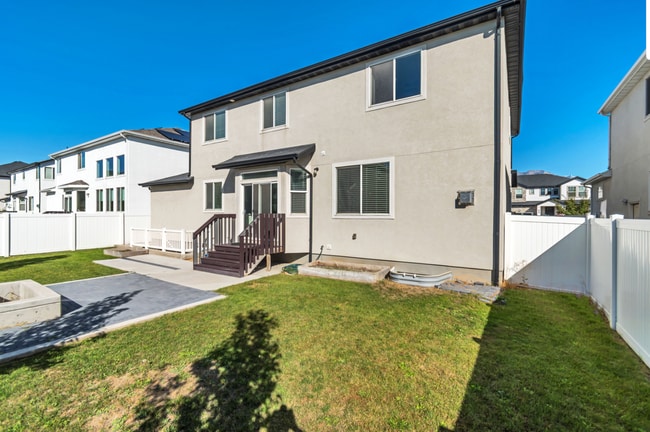 Building Photo - Spacious 6-Bedroom Home in the Heart of Vi...