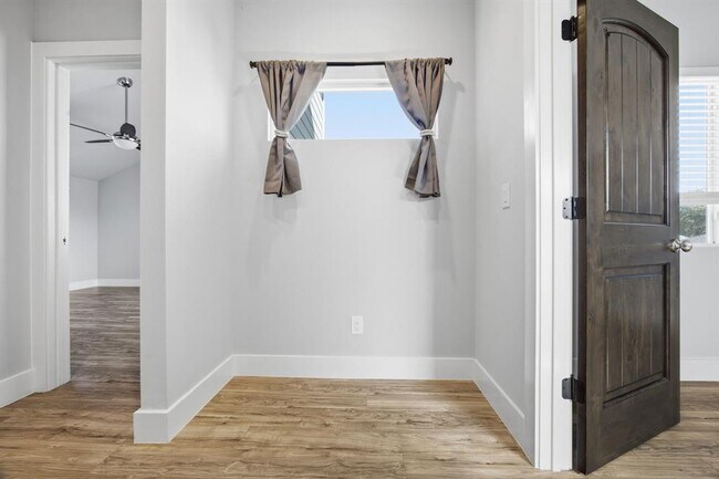 Building Photo - 1125 Walton Ln