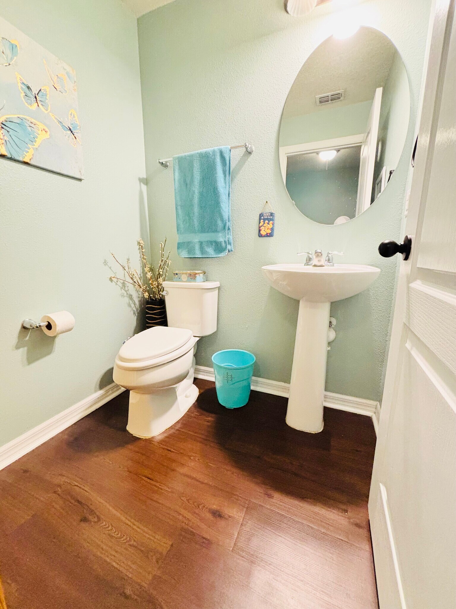 have Guest bath - 11521 Southern Creek Dr