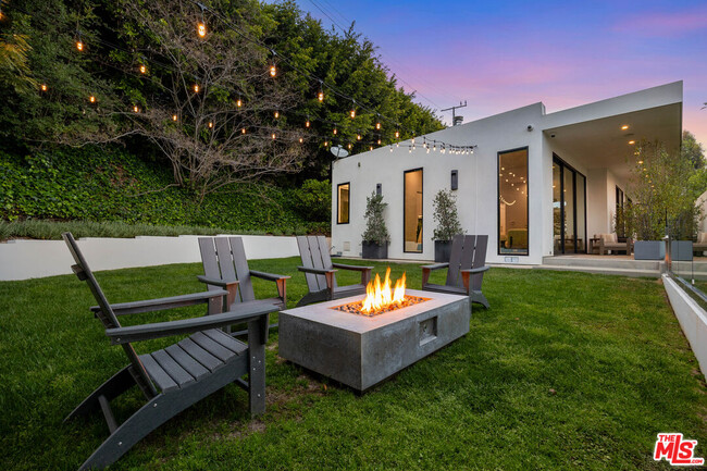 Building Photo - 9960 Beverly Grove Dr Dr