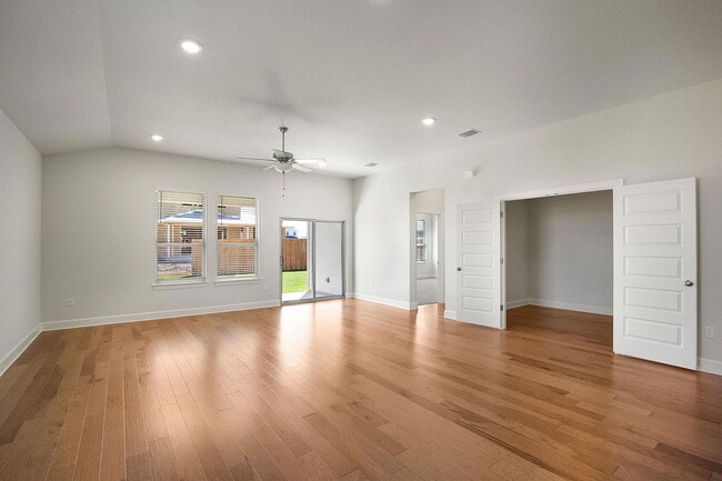 Building Photo - 8417 Yokohama Terrace