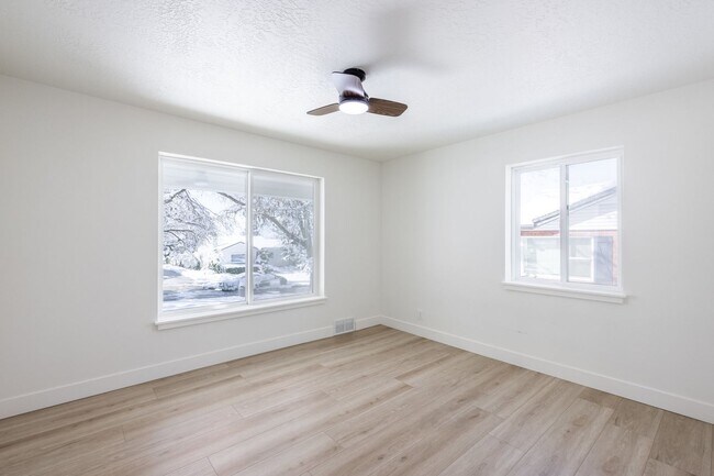 Building Photo - Beautifully Updated 3-Bedroom Home with Modern Upgrades & Spacious Backyard
