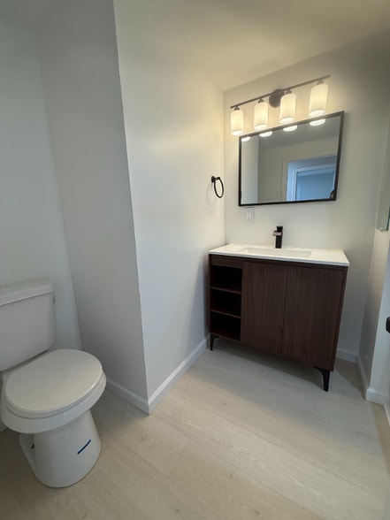 Building Photo - 507 1/2 Park Ave