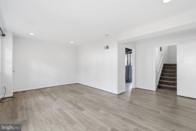 Building Photo - 9178 Laurelwood Ct