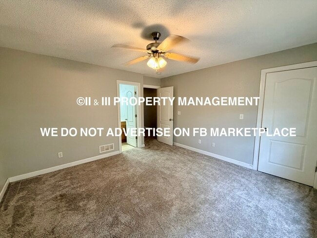 Building Photo - 921 SW Peach Tree Ln