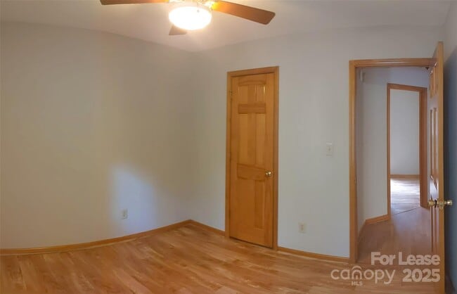 Building Photo - 3704 Wilshire Ln