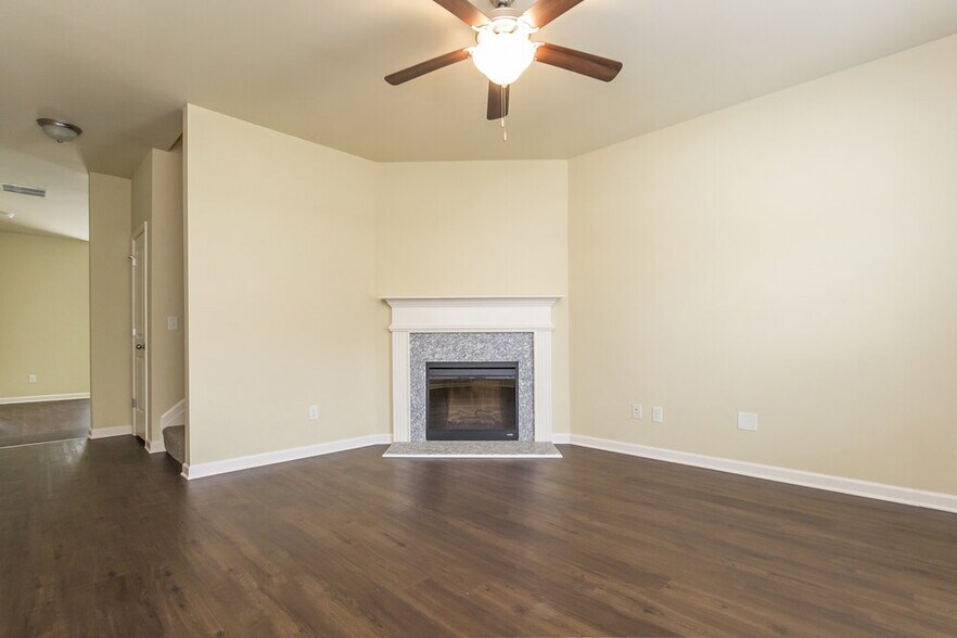 Building Photo - 534 Lobdale Falls Dr