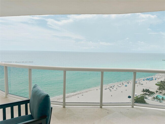 Building Photo - 17555 Collins Ave