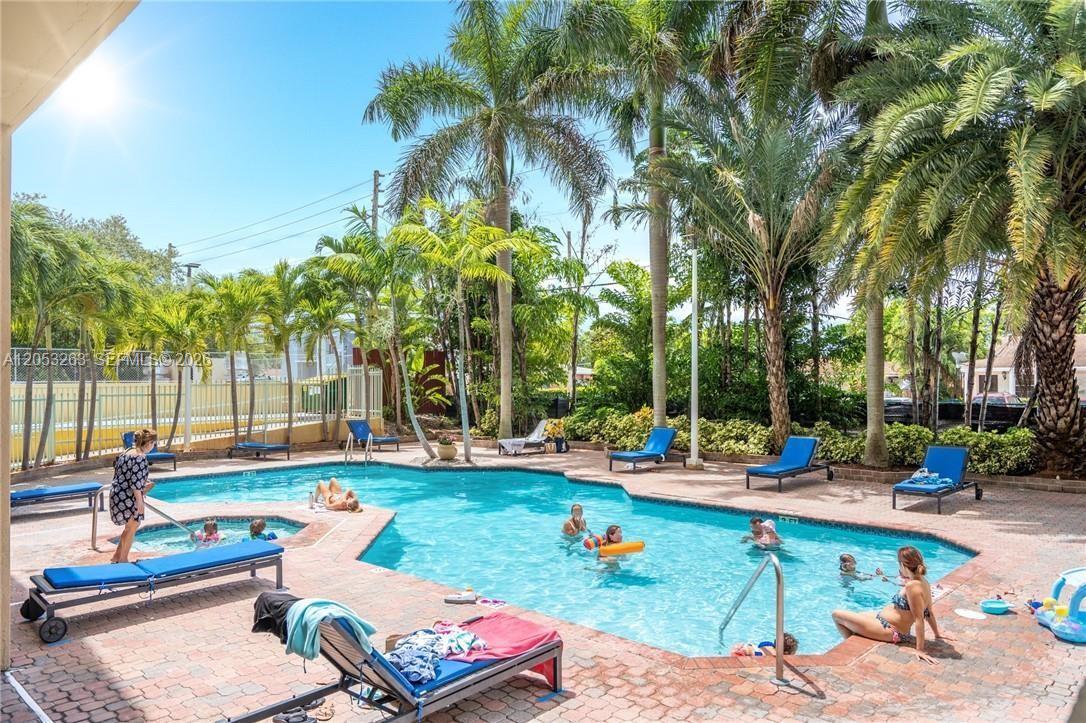 Building Photo - 3500 Coral Way