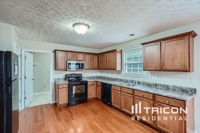 Building Photo - 1160 Paper Creek Dr SE