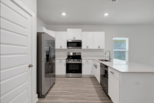 Building Photo - 4 Bedroom Home Near NAS Pensacola