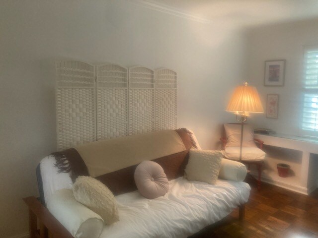 Building Photo - 1730 W Abingdon Dr