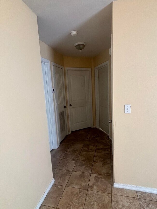Building Photo - 9356 S 430 Rd