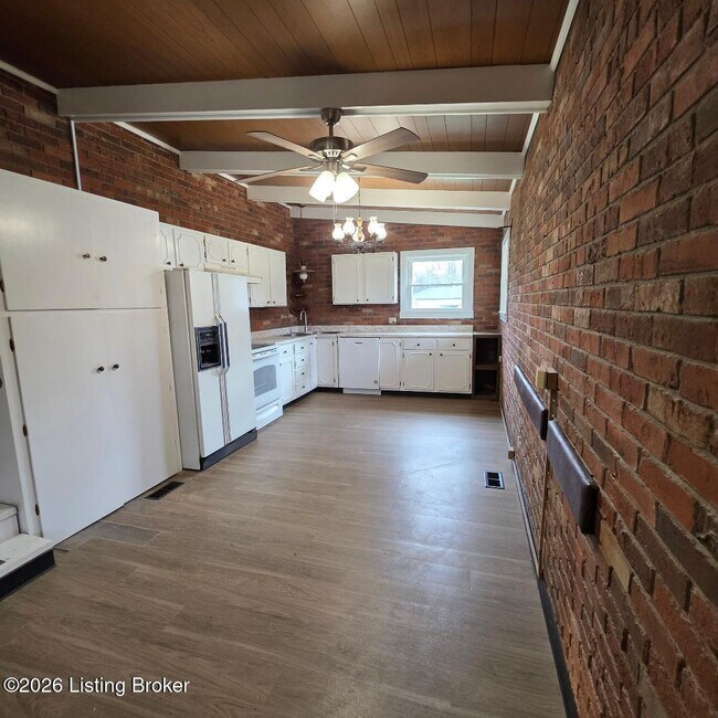 Building Photo - 2465 Chapeze Ln