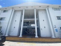 Building Photo - 13700 NE 6th Ave