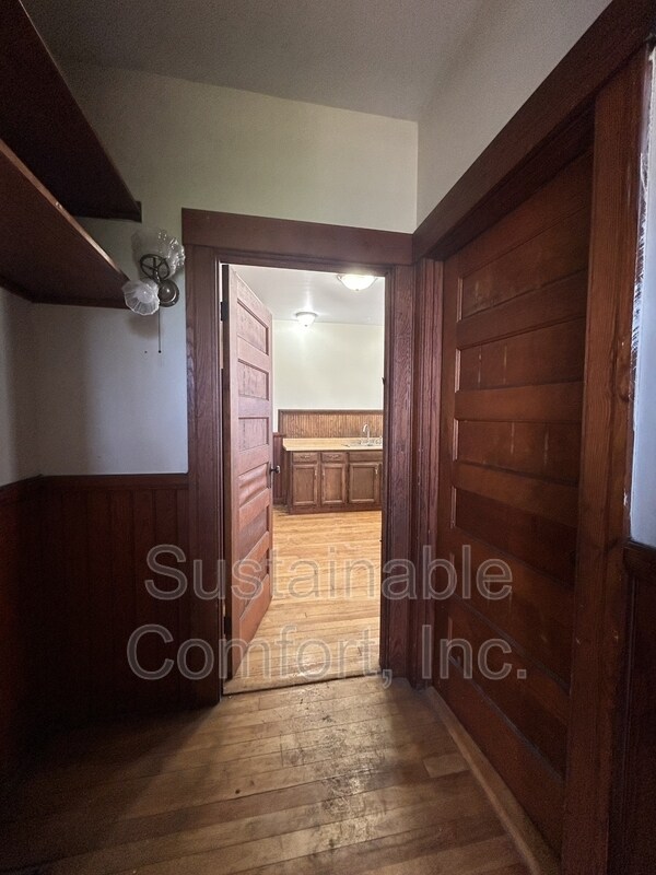 Building Photo - 14 Clearview Ave