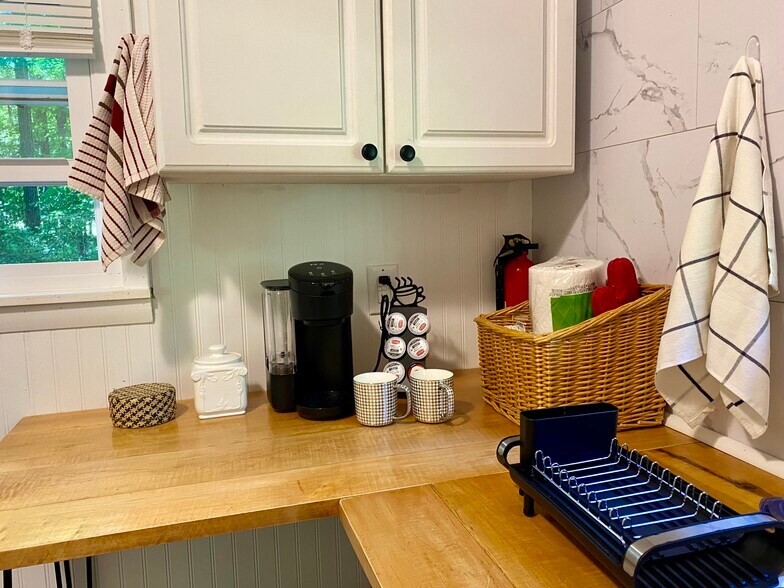 Kitchen - 18 Home Pl