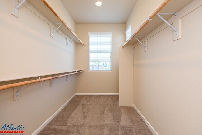 Building Photo - Beautiful Home | Central A/C | E.V. Charger