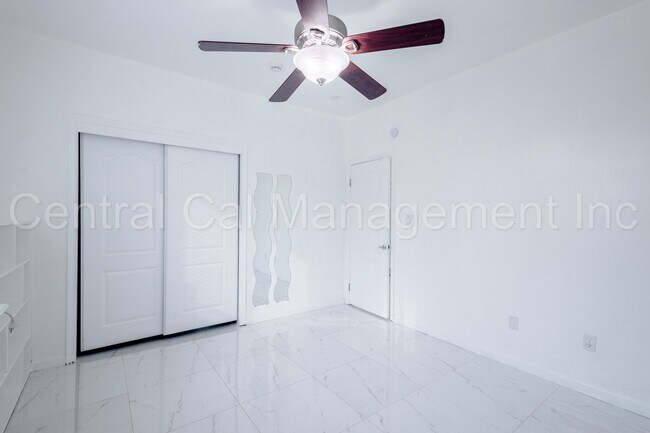 Building Photo - 4 Bedroom/3 Bath Home with Paid Solar - $3295 Per Month!