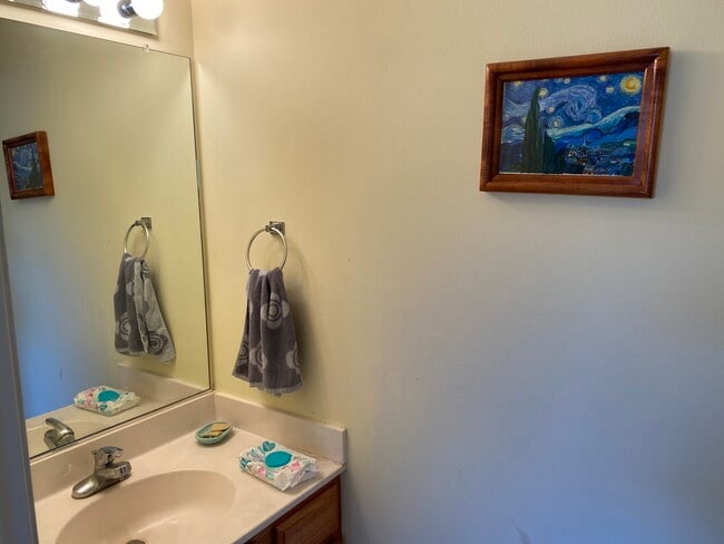 Building Photo - 2721 Hampton St