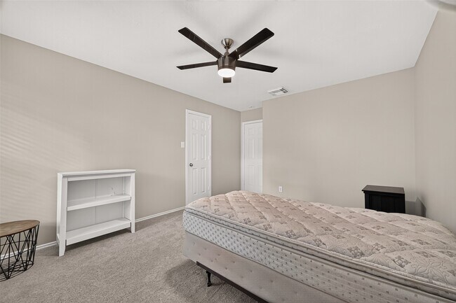 Building Photo - 202 N Vesper Bend Cir