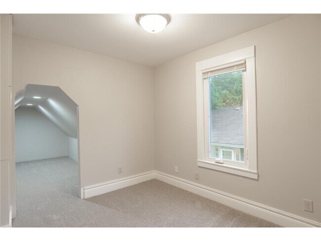 Building Photo - 4007 N Girard Ave