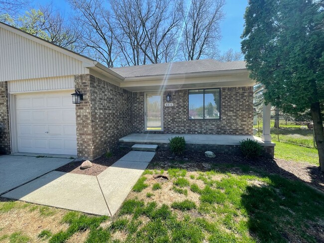 Primary Photo - 2-Bedroom Duplex with full basement, 1-Car...