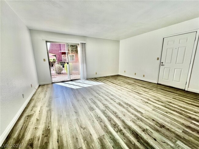 Building Photo - 4380 Sandy River Dr